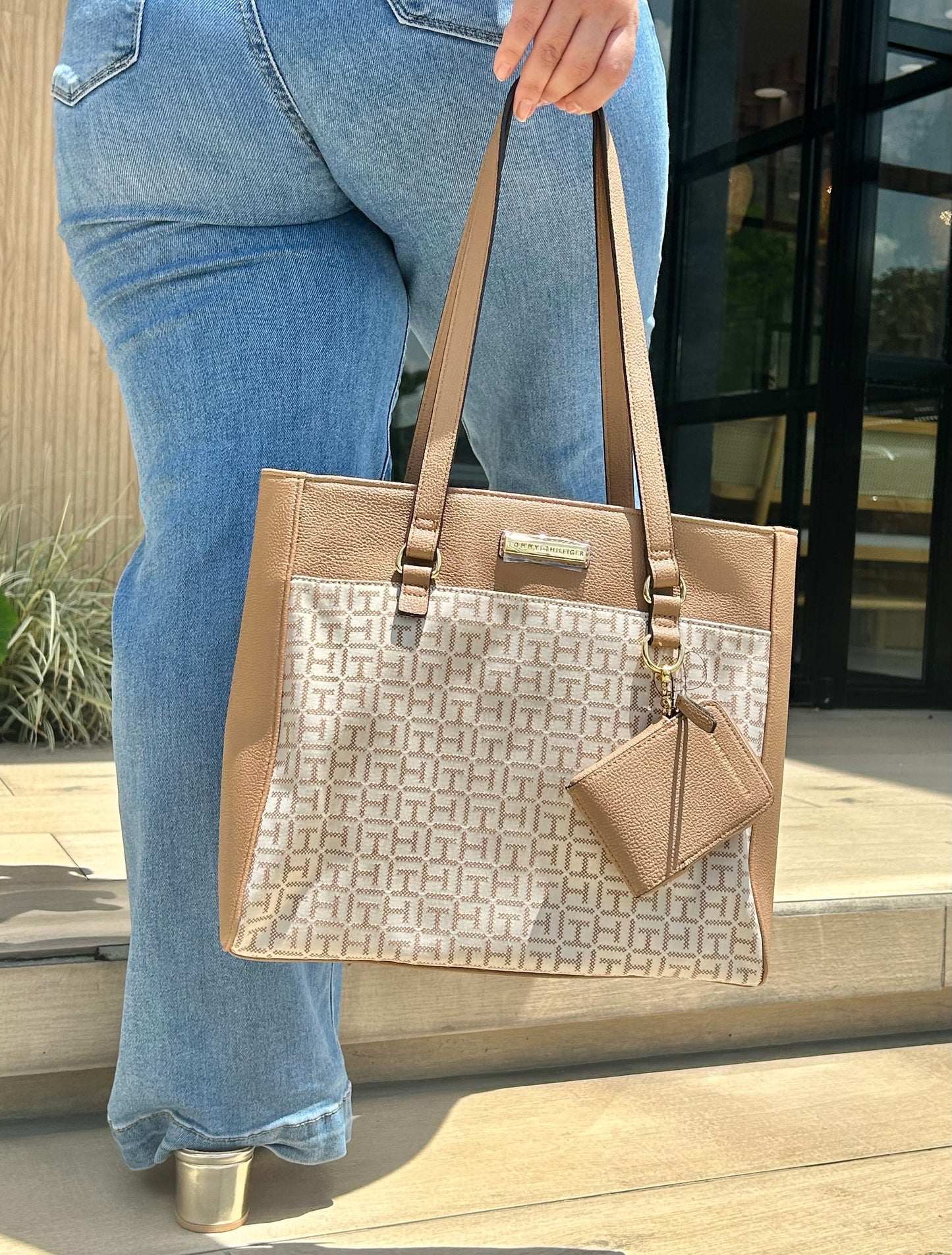 Tommy Hilfiger Tote con bolsa